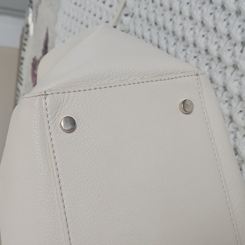 Antonio Melani cream shoulder handbags from strap handle drop 21", width 10", Ba - Picture 7 of 13